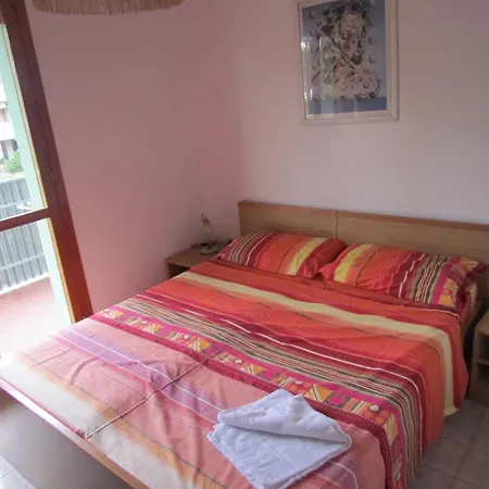 Functional Flat In A Pool Paradise *