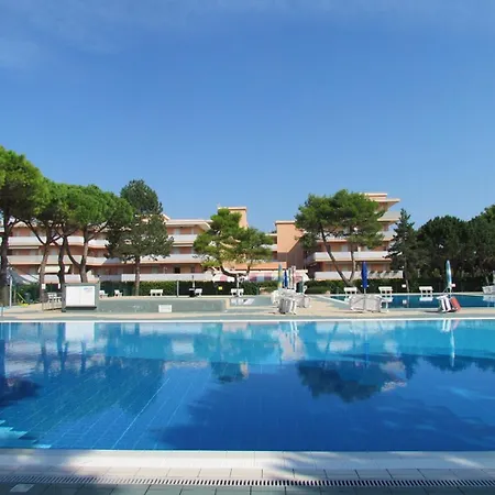 Дом отдыха Renovated Flat In Pool Paradise - Beahost