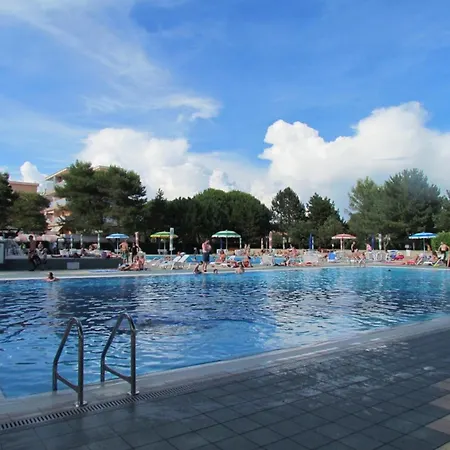 Renovated Flat In Pool Paradise - Beahost * Бибионе