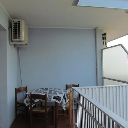 Appartement Functional Flat In A Pool Paradise